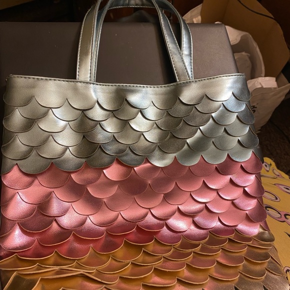Target Mermaid Scale Style Tote Bag With Pastel Colors Blue-Pink-Yellow Used - Picture 3 of 9